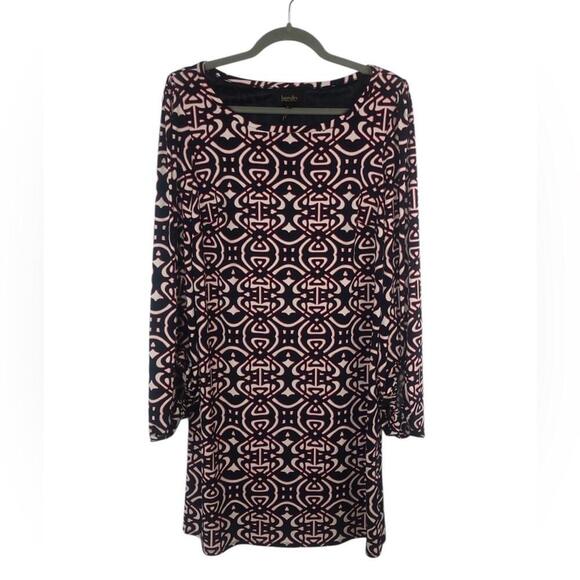 Laundry by Shelli Segal Dresses & Skirts - Laundry by Shelli Segal Black and Navy Geometric Dress Gathered Bell Sleeve